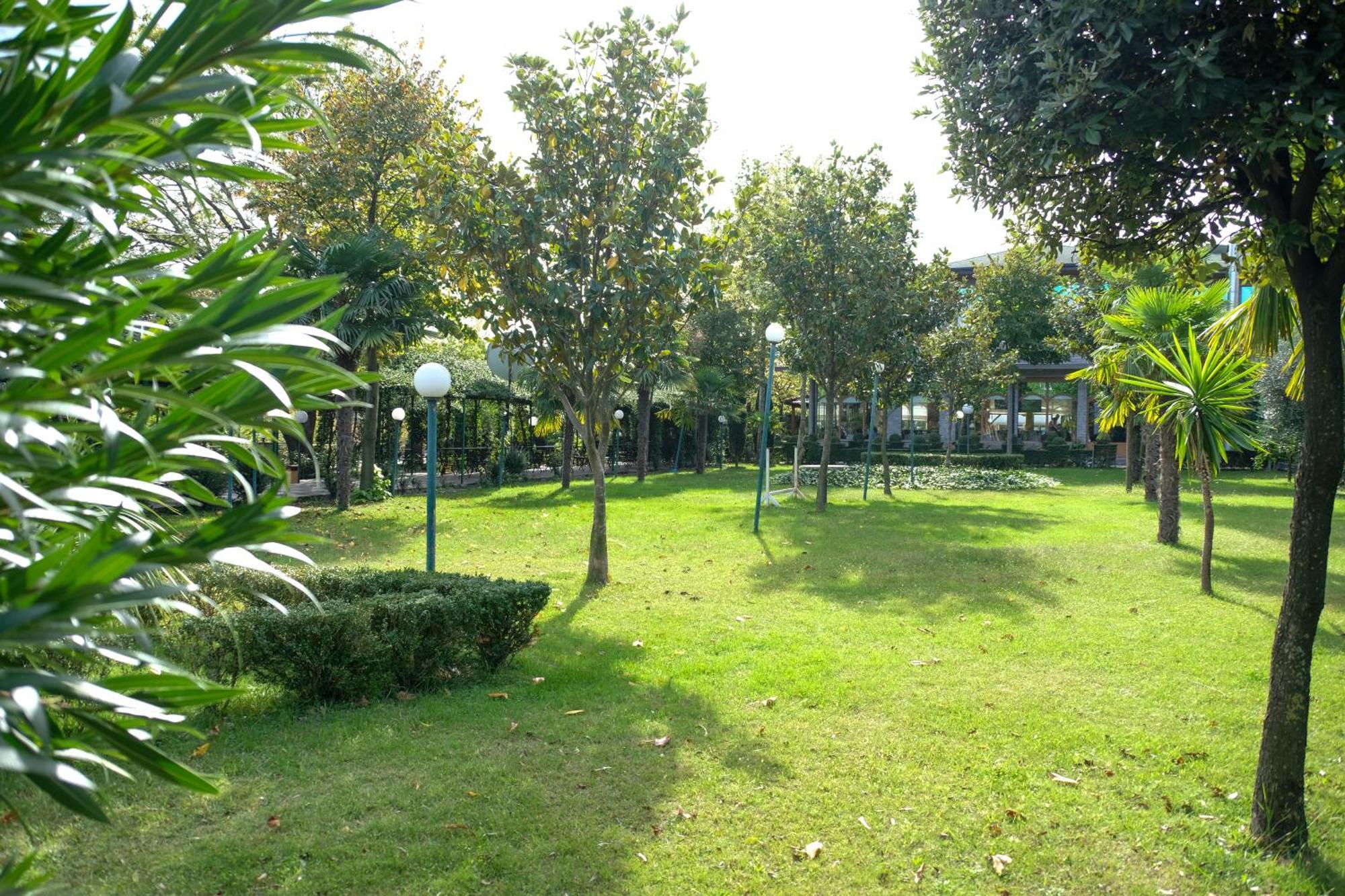 Buna Park Hotel Шкодер Экстерьер фото